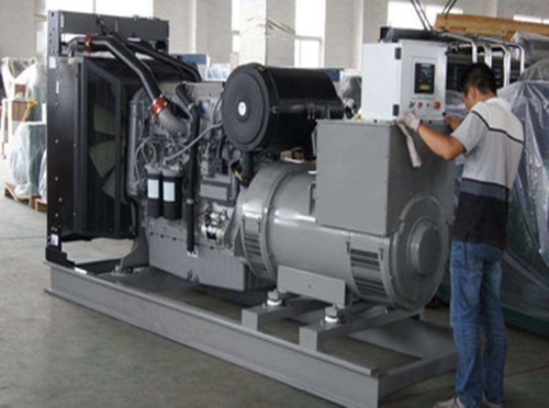 鹿邑柴油发电机组和储能设备配合使用的案例